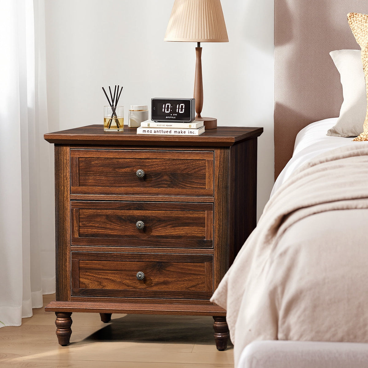 Elladera Solid Wood Nightstand 3 Drawer Traditional Cottage Bedside Table, Brown