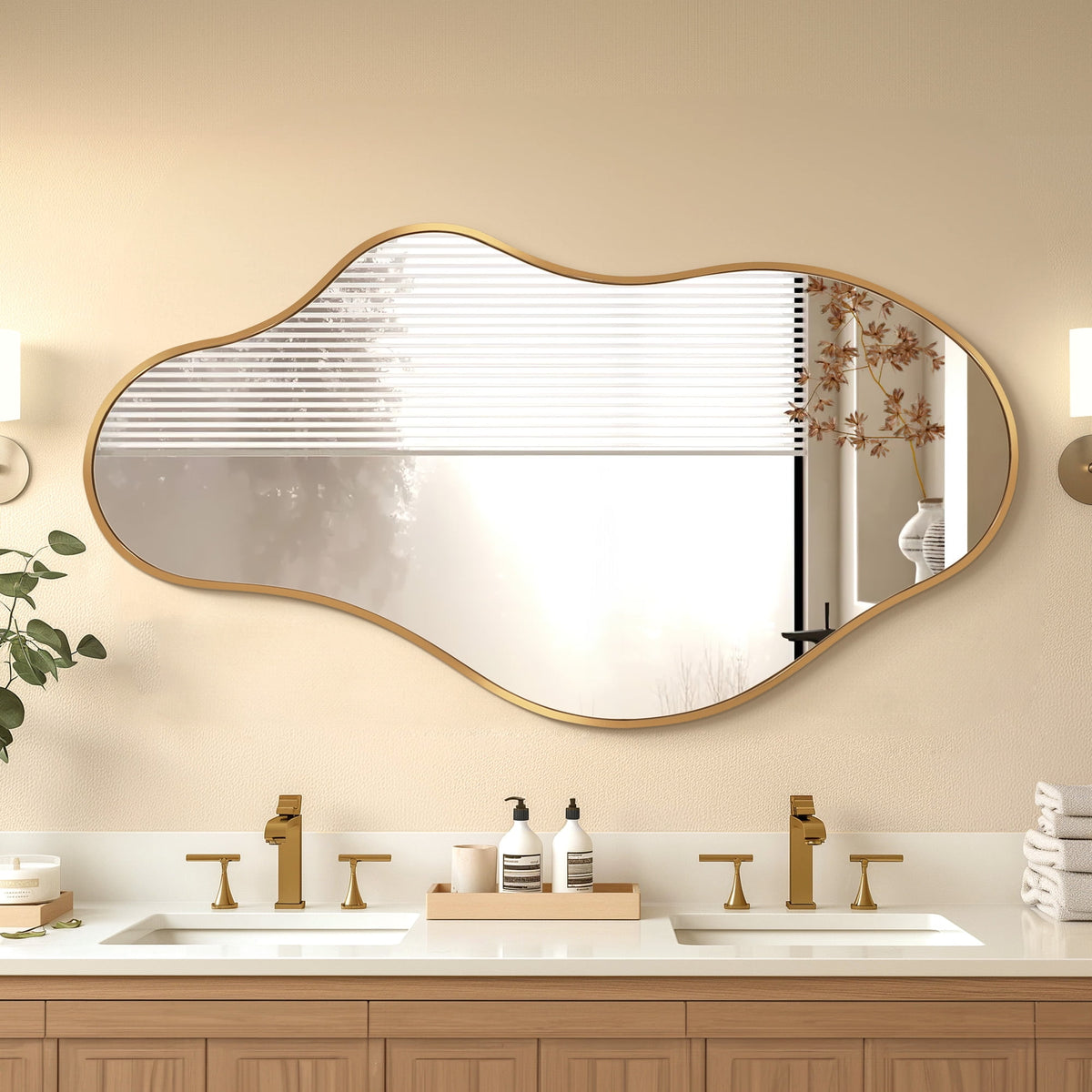 Elladera 20"x36" Irregular Wall Mirror, Gold Asymmetrical Teardrop