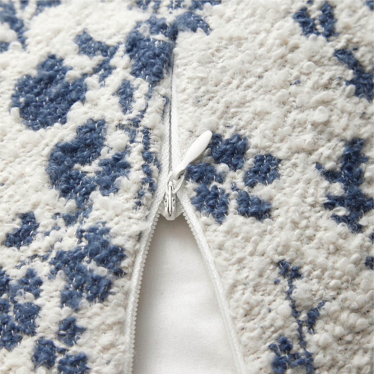Elladera The Pioneer Woman Blue Daisy Boucle Decorative Pillow, 20" x 20"