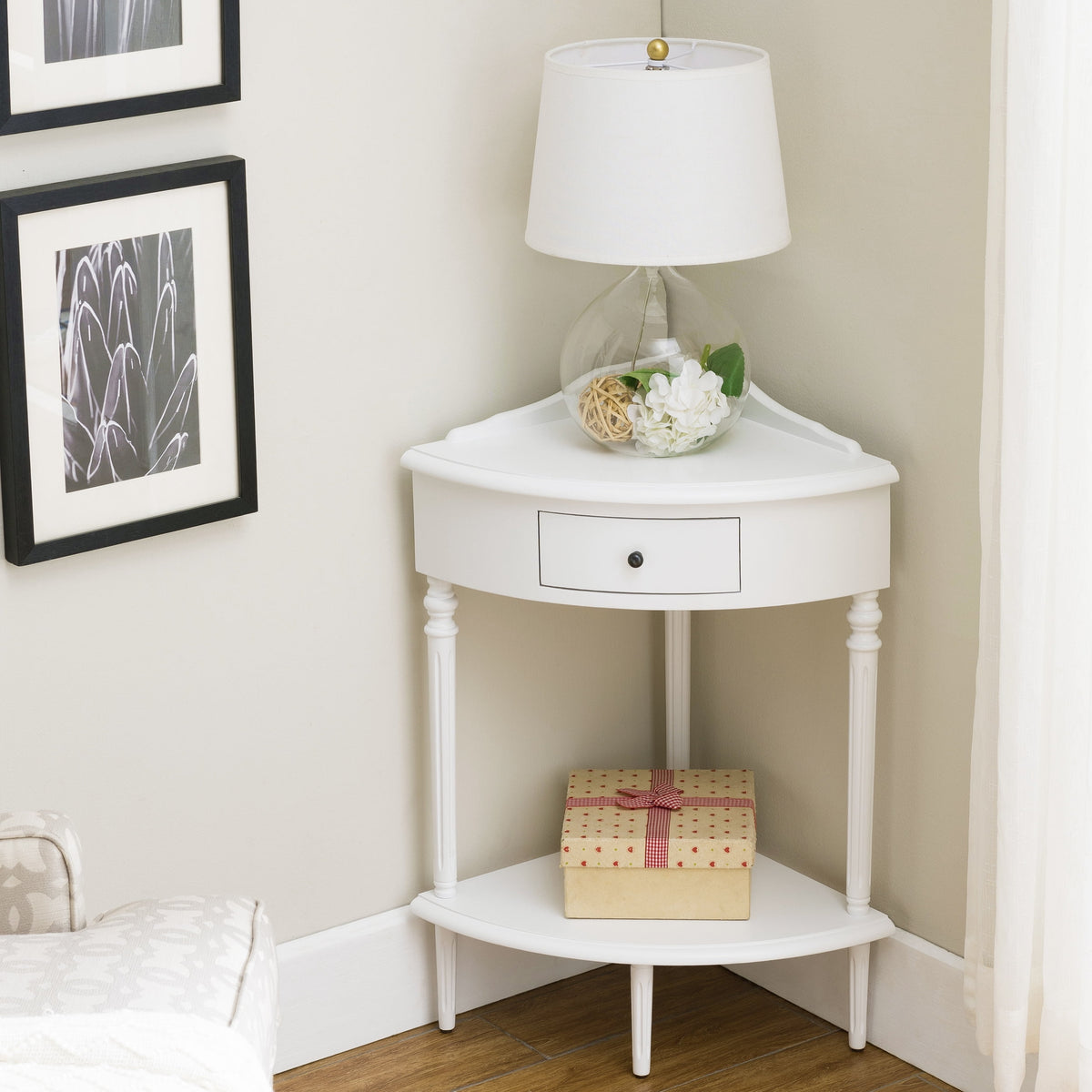 Elladera Leick Home 1-Drawer Solid Wood Corner Stand with Shelf, Cottage White