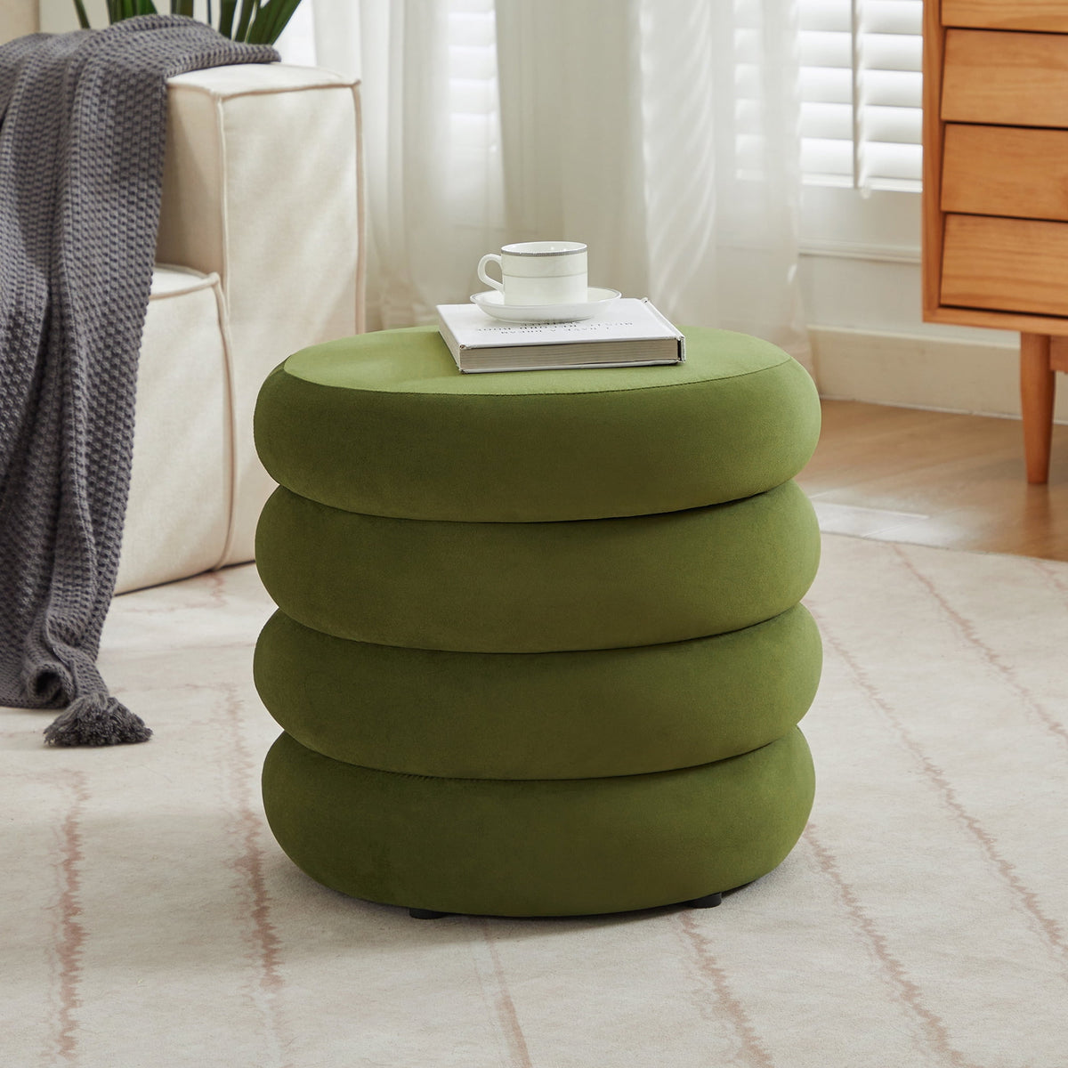 Elladera Zesthouse 19.5" Wide Round Boucle Storage Ottoman, Tufted Sherpa Ottoman